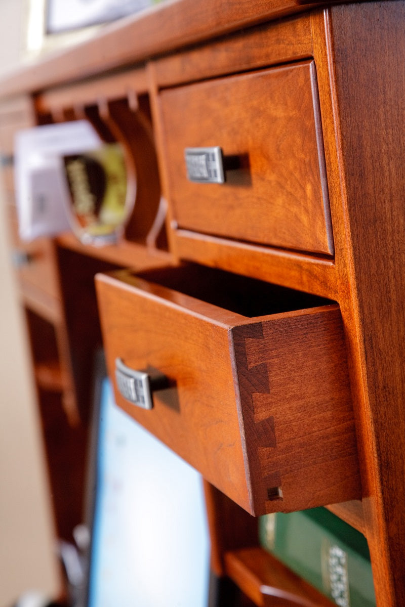 Eshton Single Pedestal Hutch Top Desk
