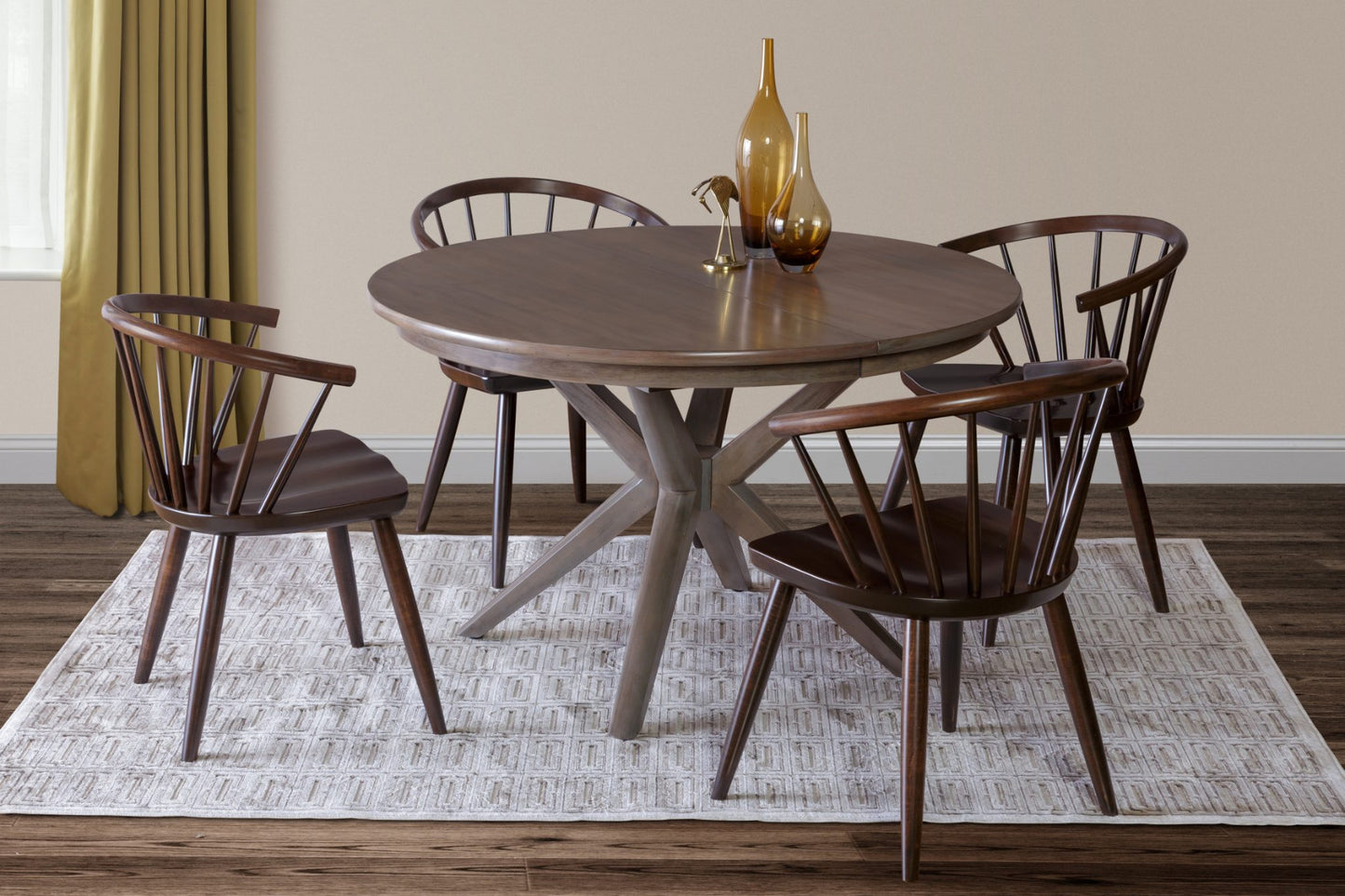Traverse Round Table
