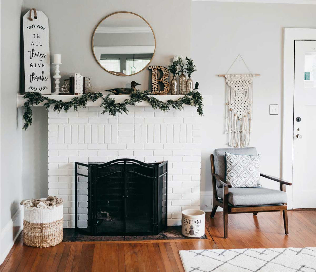 Decorating Tip:  Minimal Holiday Decorations - Featured Image