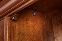 Le Chateau Chifforobe
