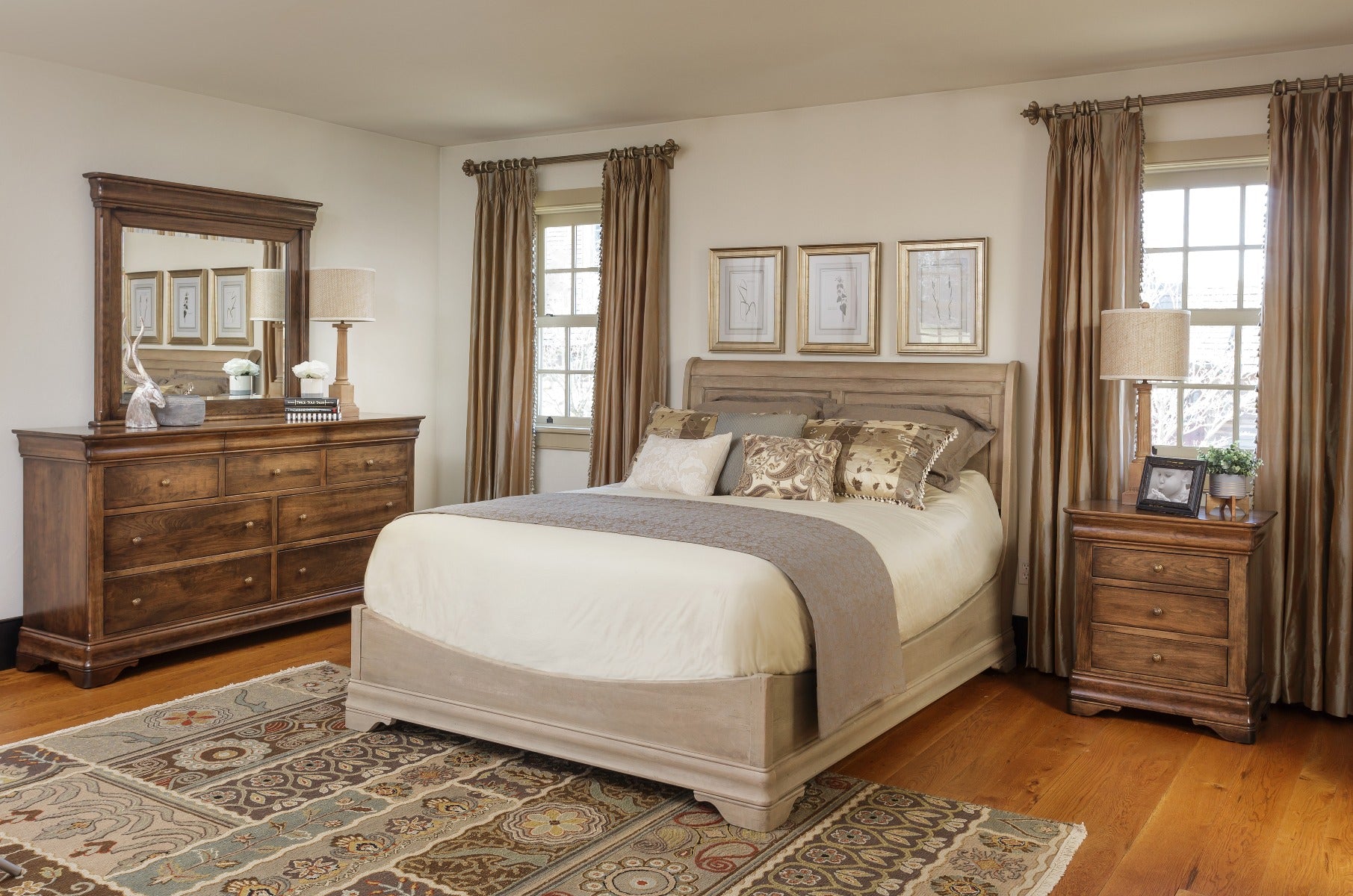 Calais Sleigh Bed w/Low Footboard