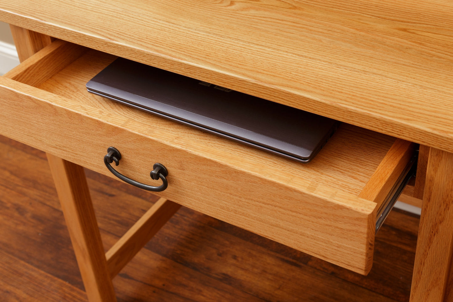 Eshton Single Pedestal Desk with Hutch