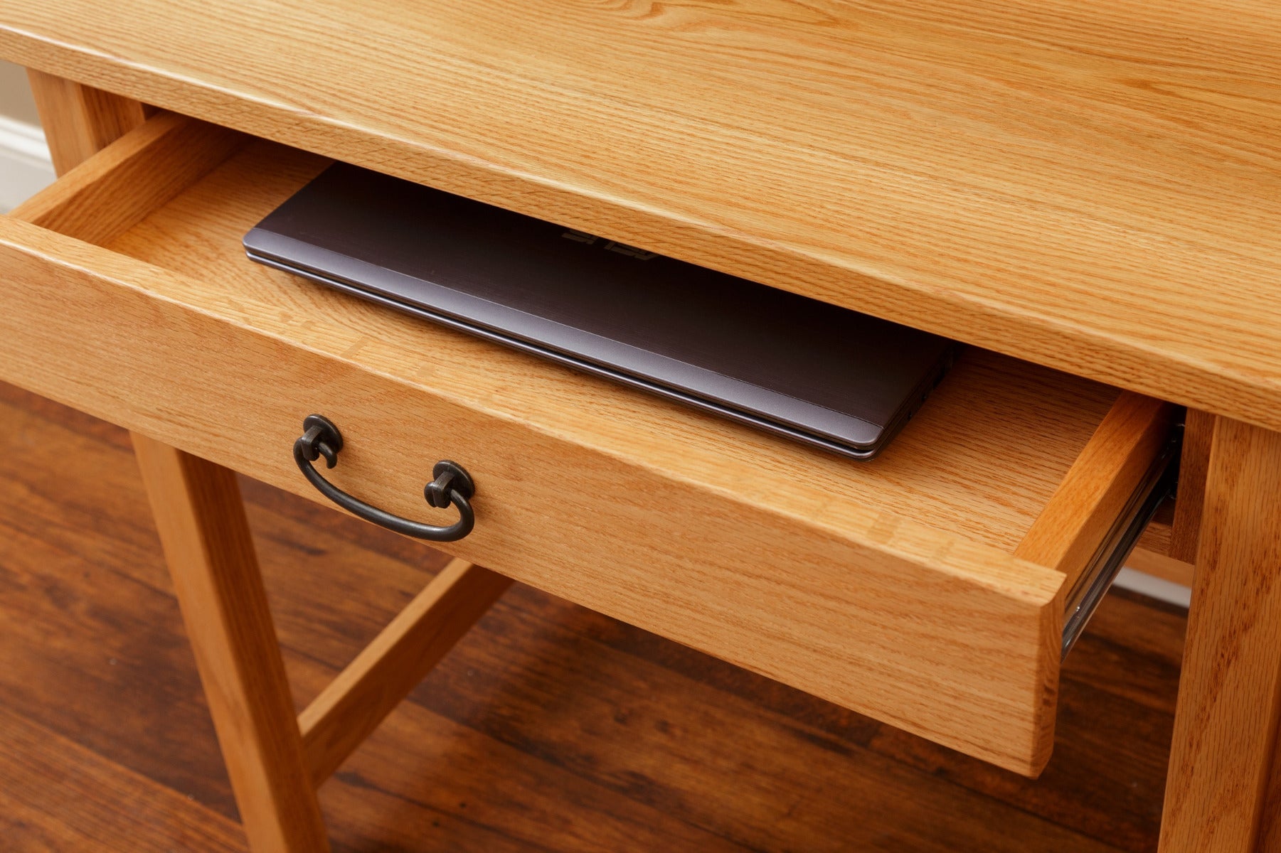 Eshton Single Pedestal Desk with Hutch
