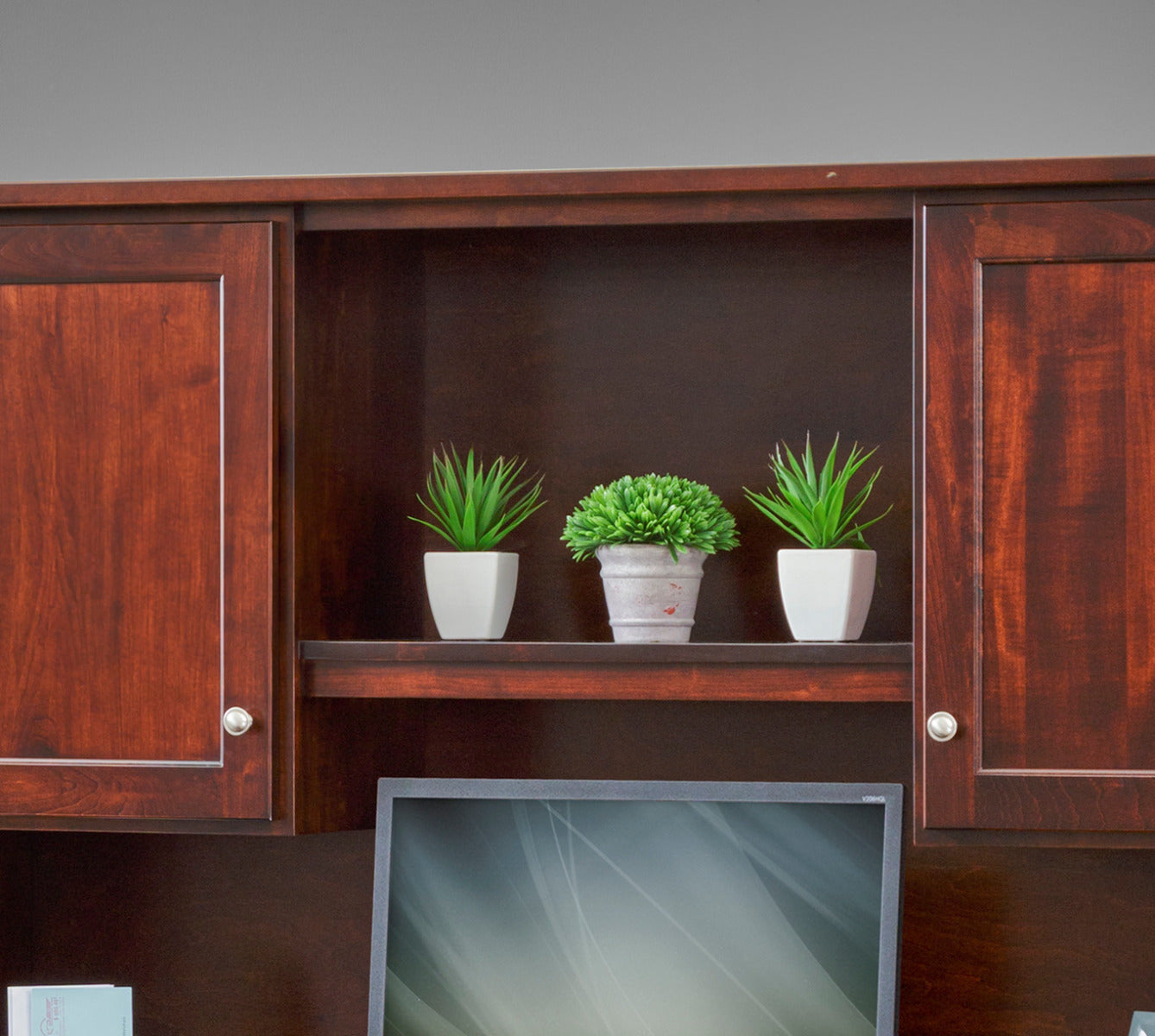 Eshton Double Pedestal Desk w/Hutch