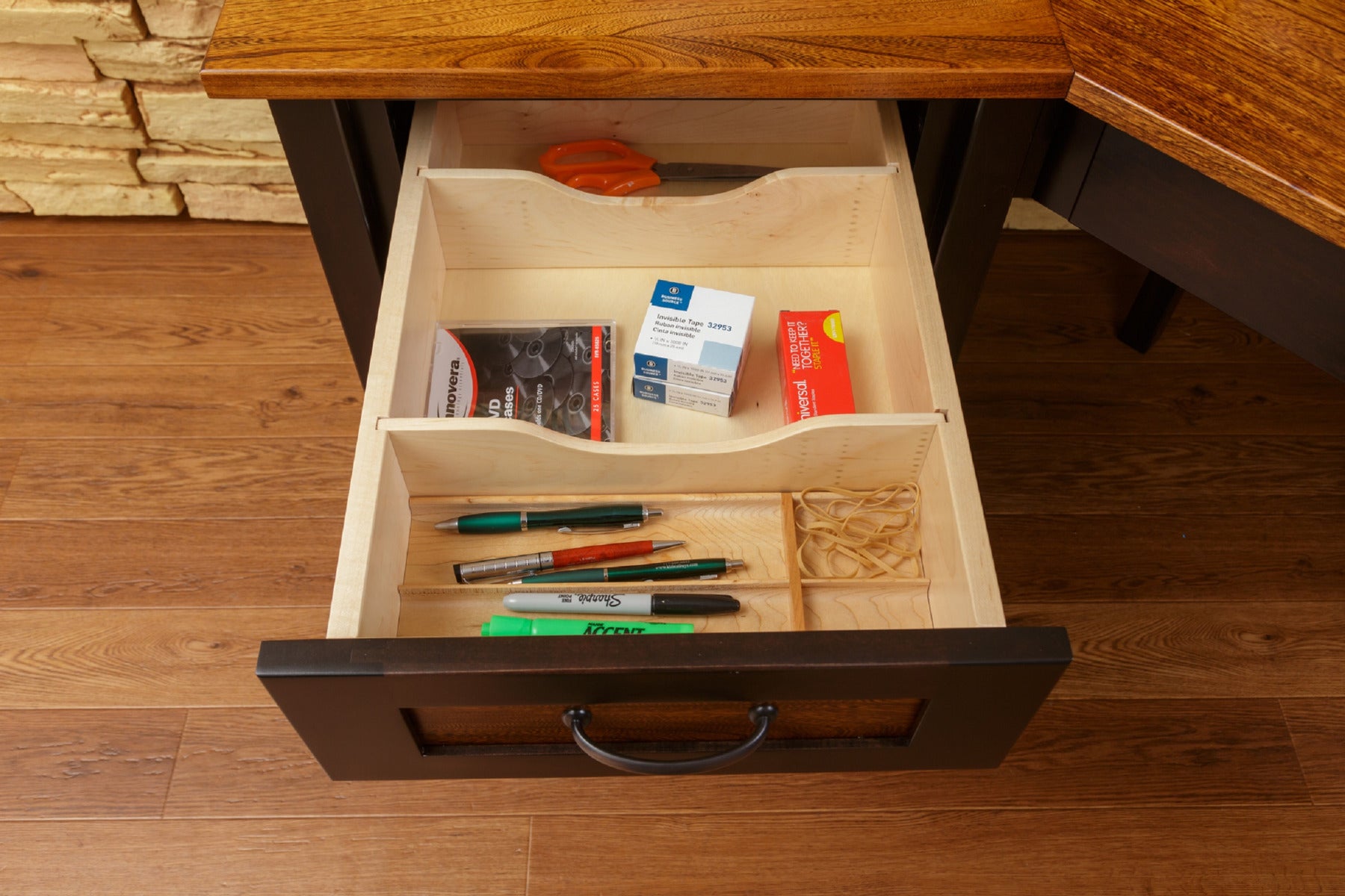 Shelton Corner Desk w/Hutch