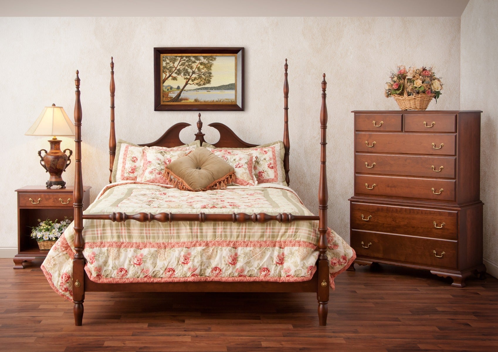 Colonial Pediment Bed