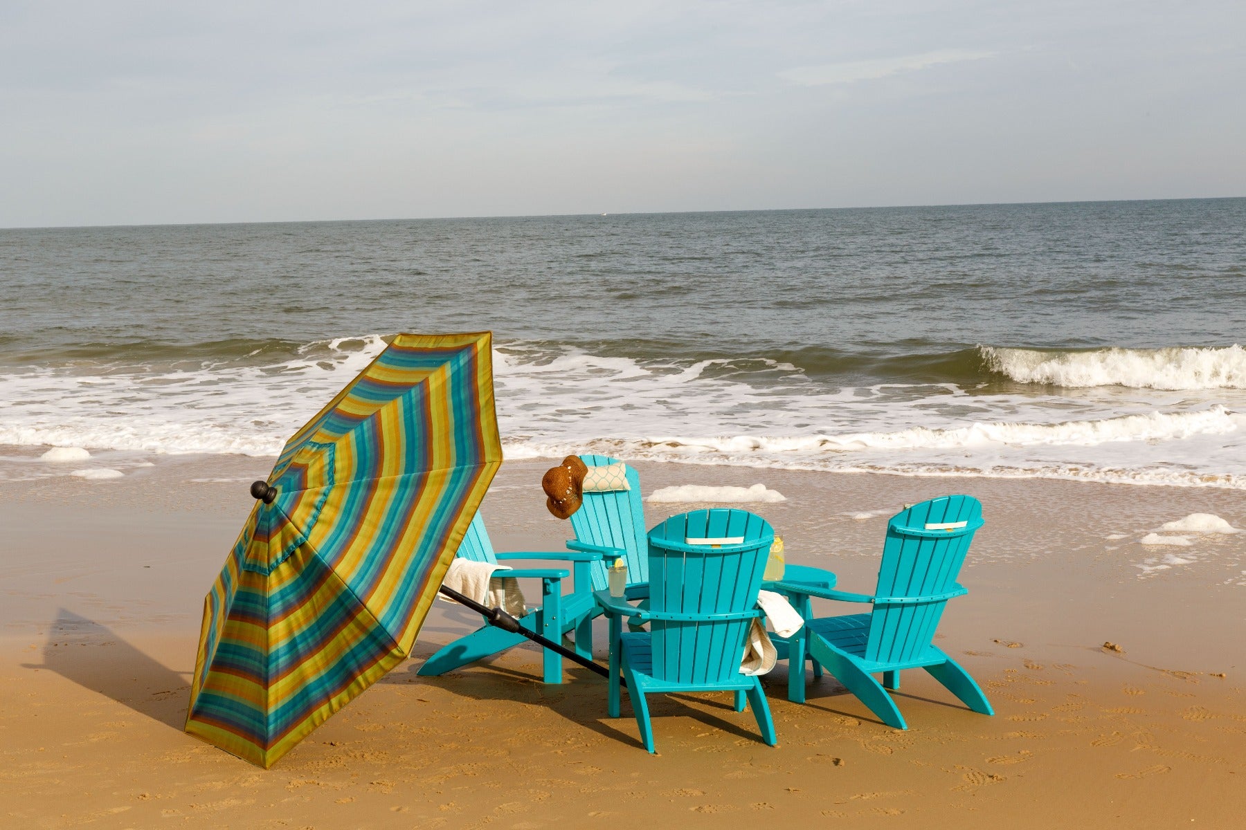 Finch Aluminum Patio Umbrella - Sunbrella Fabrics