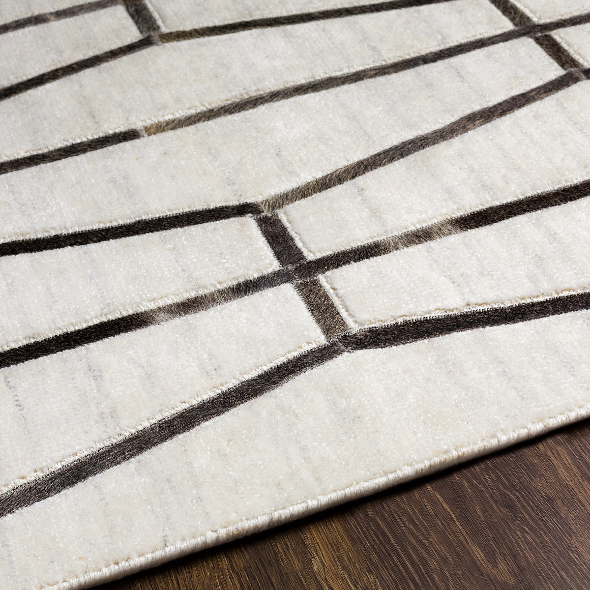 Eloquent Handmade Rug