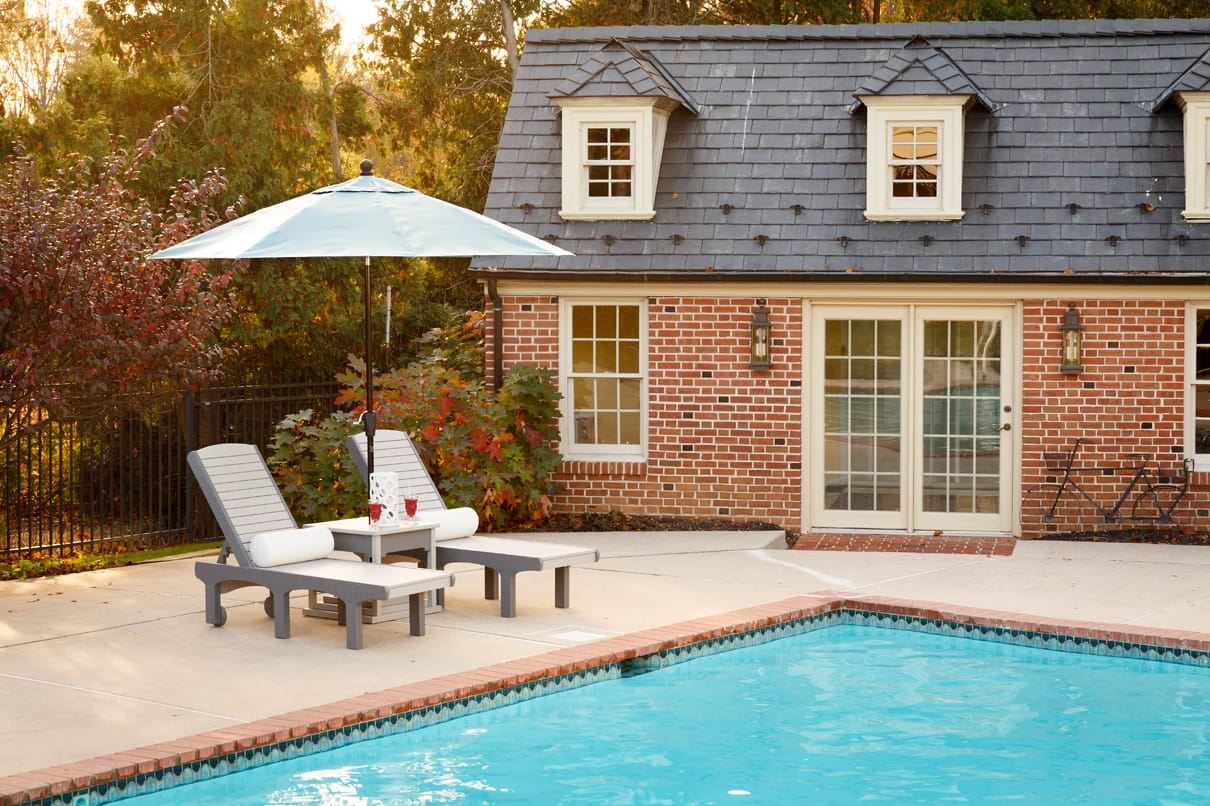 Finch Aluminum Patio Umbrella - Sunbrella Fabrics