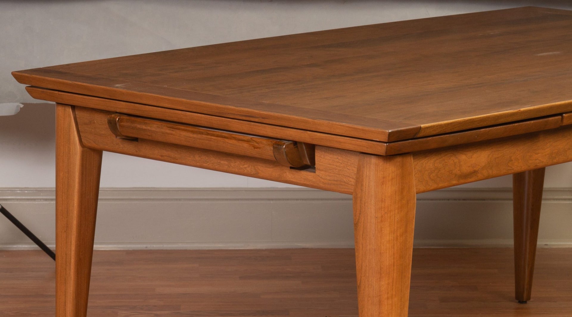 Drawleaf Extension Table