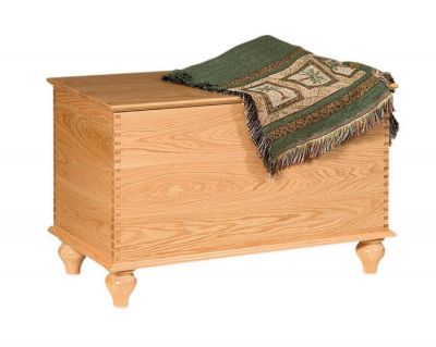 Savannah Storage Chest with Tulip Feet