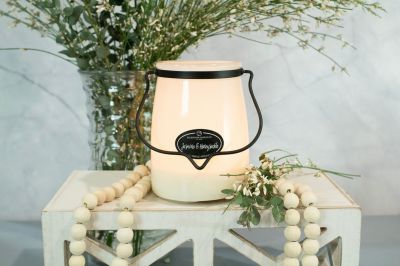 Jasmine & Honeysuckle Soy Candle